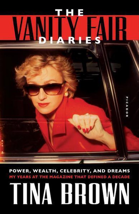Boekcover met Tina Brown in een rode jas en zonnebril, kijkend uit een auto. Titel: THE VANITY FAIR DIARIES.