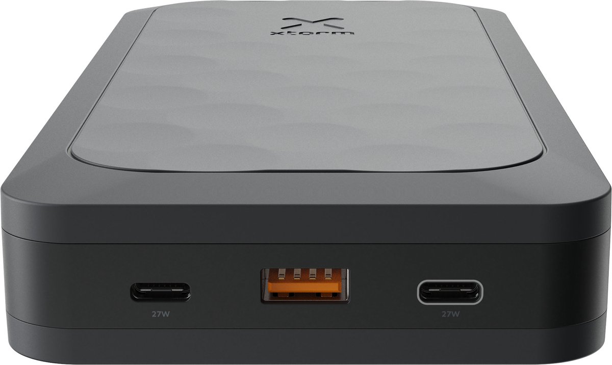 Afbeelding 3 van Xtorm 67W Fuel Series 5 Powerbank bundel - Powerbank 45.000 mAh + Xtorm 67W Lader + USB-C naar USB-C Kabel (75cm) - Bundel - Geschikt voor laptops - Zwart