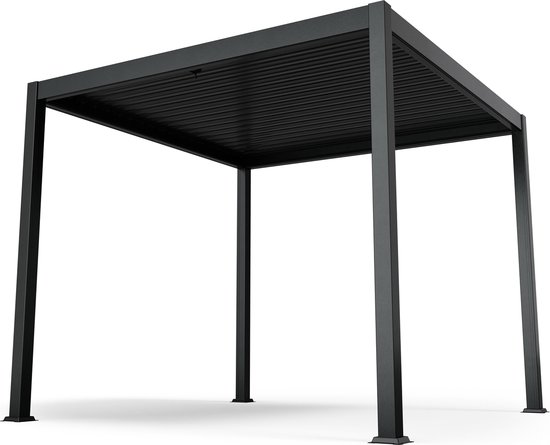 Pergola noire à quatre pieds et toit à lamelles, photographiée sur fond blanc.