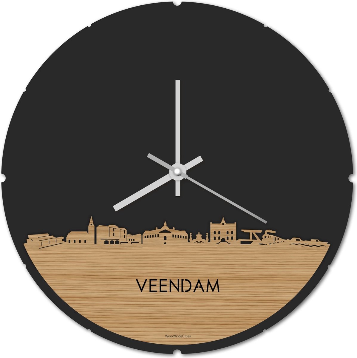 Skyline Klok Rond Veendam Bamboe hout - Ø 44 cm - Stil uurwerk - Wanddecoratie - Meer steden beschikbaar - Woonkamer idee - Woondecoratie - City Art - Steden kunst - Cadeau voor hem - Cadeau voor haar - Jubileum - Trouwerij - Housewarming -