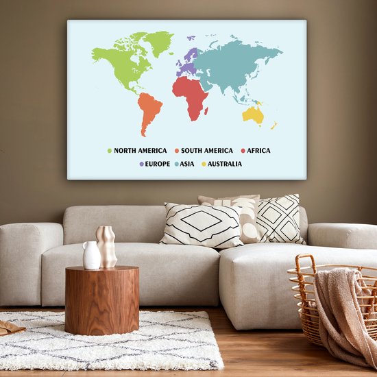 Wereldkaart avec différentes couleurs sur fond bleu clair Toile 180x120 cm - Tirage photo sur Toile (Décoration murale salon / chambre) XXL / Groot format!