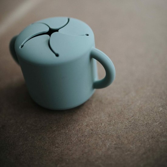 Mushie - Siliconen Snack Cup - Snackcups - Cambridge Blue van Mushie — afbeelding 5