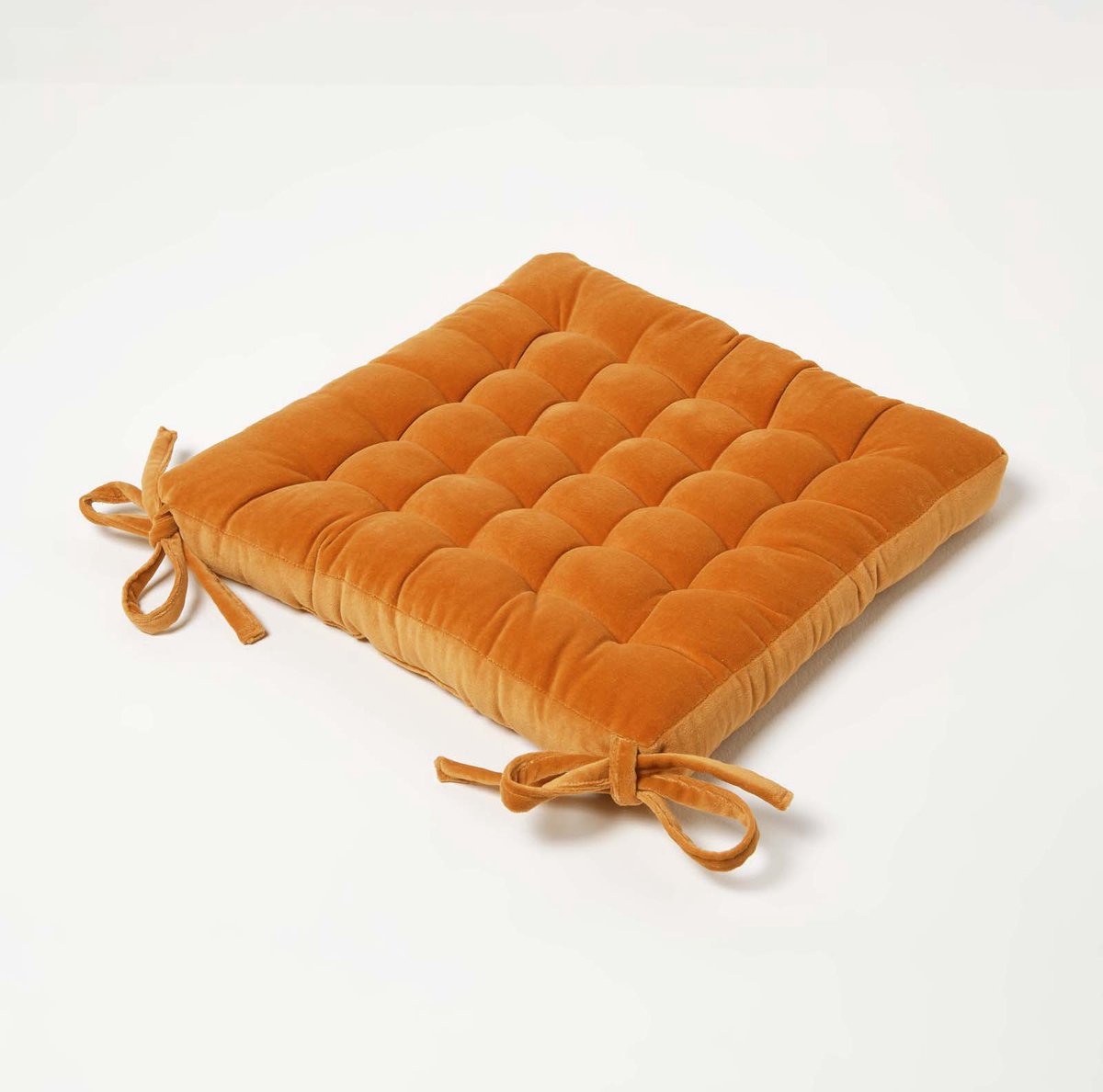 Homescapes stoelkussen – fluweel zitkussen – oranje – 40x40 cm – met lint – voor eetkamer & buitengebruik