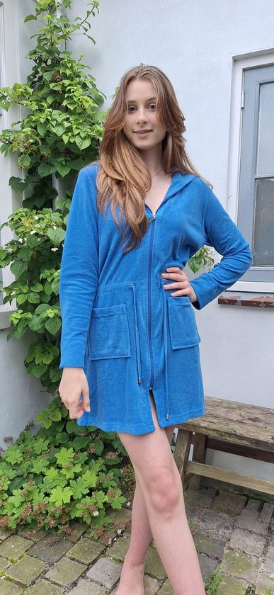 Peignoir d ete zippe femme modele court avec capuche bol