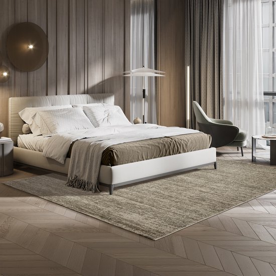 Tapis beige avec un subtil motif quadrillé dans une chambre avec un grand lit.