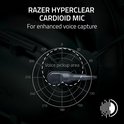 Close-up van de Razer Hyperclear Cardioid Mic van een zwarte gaming headset, met een diagram van het 'Voice pickup area'.