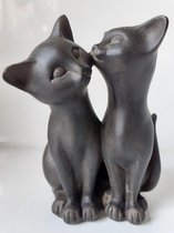Katten beelden zwart katjes verliefd van Slijkhuis  17x13x13 cm