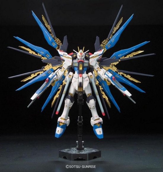 GUNDAM - Model Kit - Real Grade - ZGMF-X20A Strike Freedom - 13 CM