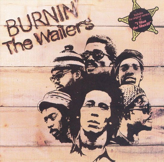 Album cover voor 'Burnin' The Wailers', met de hoofden van zes mannen, in houtgravure stijl.