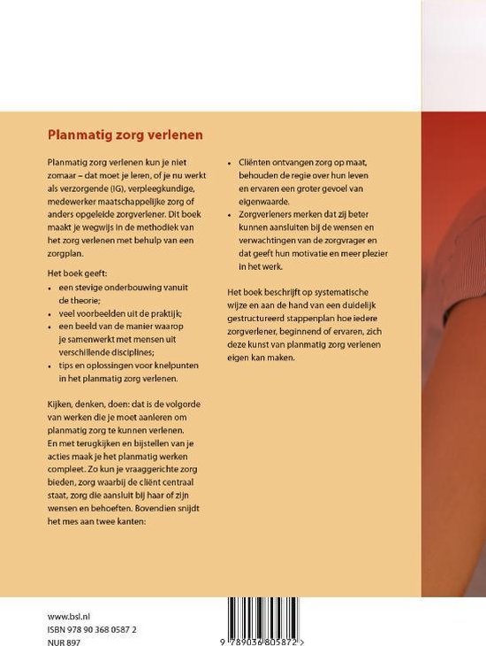 Achterpagina van een boek met de titel "Planmatig zorg verlenen". Bevat tekst en een zwart-wit streepjescode.