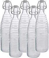 5x Glazen flessen transparant strepen met beugeldop 1000 ml - Keukenbenodigdheden - Woondecoratie - Tafel dekken - Koude dranken serveren/bewaren - Olie/azijn flessen - Decoratie flessen
