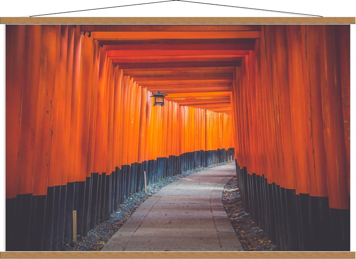 Schoolplaat – Gang van Oranje Palen - 120x80cm Foto op Textielposter (Wanddecoratie op Sch