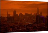 Forex - Brandlucht boven Stad - 150x100cm Foto op Forex