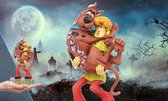 Scooby Doo: Shaggy Holding Scooby-Doo Statue