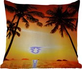Sierkussen Buiten - Palmboom - Zonsondergang - Strand - Oranje - Tropisch - 60x60 cm - Weerbestendig
