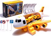 Playos® - Transporter Vliegtuig - Bouwplaats - Geel - Bouwplaats - XL - 1:64 - inclusief 3 Voertuigen en Verkeersborden - met Licht en Geluid - Vliegtuig - Vliegtuig Speelgoed - Rollenspel Speelgoed