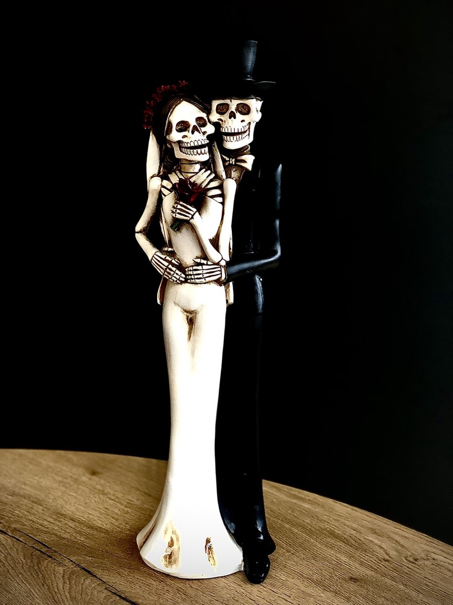 Doodshoofd koppel 49,5 cm hoog - polyresin - kunststof - interieur - voor binnen - interieurdecoratie - decoratiefiguur - modern - geschenk - cadeau - gift - verjaardag - Halloween - Kerst - Nieuwjaar