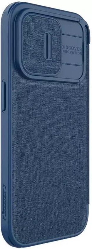 Nillkin Qin Pro Étui en tissu pour Apple iPhone 15 Pro – Book Case avec curseur d'appareil photo – Espace pour deux cartes Blauw