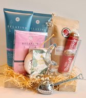 Cadeaupakket met kalmerende lavendelolie- opkikkertje- wellness cadeau- huidverzorgings cadeauset- cadeauset vrouw