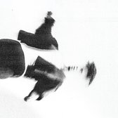 Image abstraite en noir et blanc d'une pochette de disque vinyle.