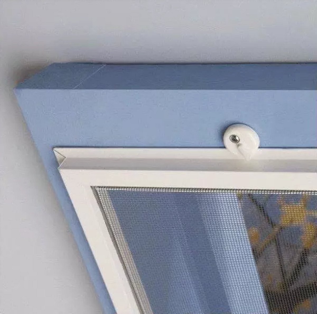 Bouwpakket voorzethor - grijs gaas - wit - maximum 50 x 100 cm [kleiner te maken] - inzethor - inclusief bevestiging - Voor naar buiten draaiende ramen