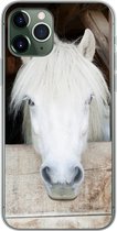 Geschikt voor iPhone 11 Pro hoesje - Paarden - Paardenstal - Planken - Siliconen Telefoonhoesje