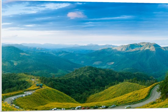 PVC Schuimplaat - Bergen - Landschap - Wolken - Groen - 90x60 cm Foto op PVC Schuimplaat (Met Ophangsysteem)