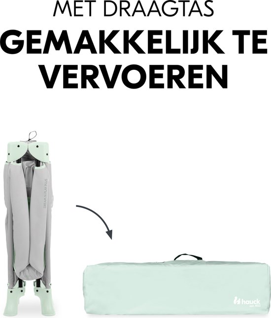 Geklapt grijs reisbedje naast een mintgroene draagtas. Met draagtas, gemakkelijk te vervoeren.