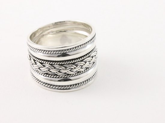 Brede zilveren ring met vlechtmotief en kabelpatronen - maat 23