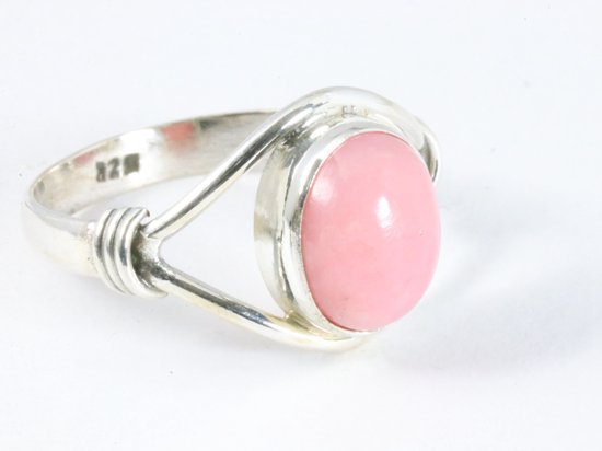 Opengewerkte zilveren ring met roze opaal