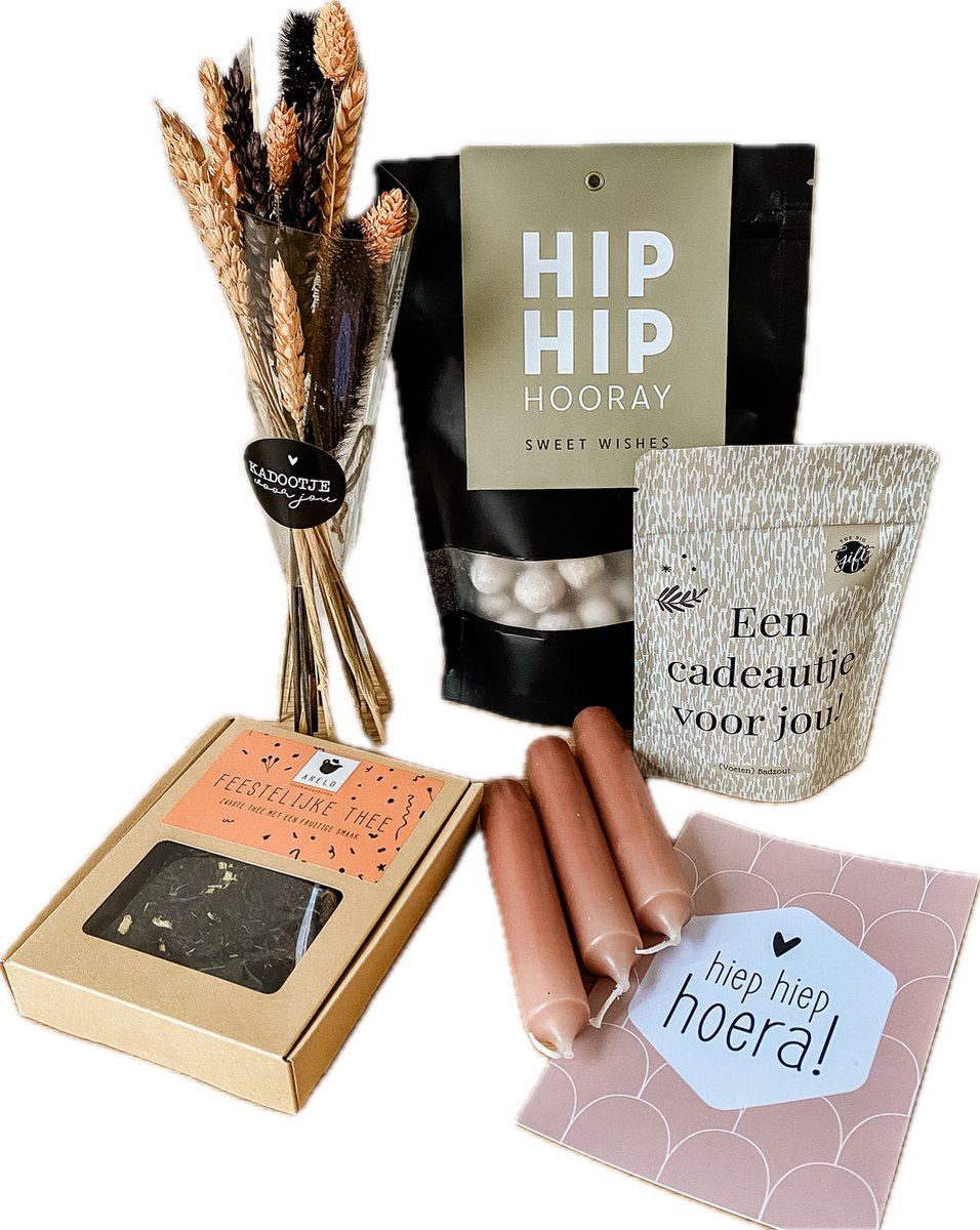Goedkoopste Brievenbuscadeautje 'Feest'- Brievenbuscadeau 'Liefs!' - Cadeaupakket - Geschenkset - Cadeaupakket vrouw - Cadeau voor haar - Verjaardagscadeau - Gefeliciteerd - Verjaardagscadeau vrouw - Droogbloemen - Badzout - Kaarsen - Thee - Snoep