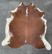 Klein tapis en peau de vache marron foncé - Tapis en peau de vache marron