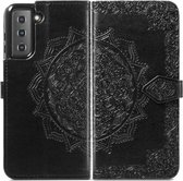iMoshion Hoesje Geschikt voor Samsung Galaxy S22 Hoesje Met Pasjeshouder - iMoshion Mandala Bookcase - Zwart