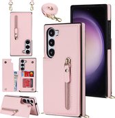 Casemania Hoesje Geschikt voor Samsung Galaxy S24 Plus Roze - Luxe Back Cover met Koord - Wallet Case - Pasjeshouder