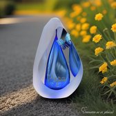 Crematie-as Urn Design Glas Blauw met een door u gewenste naam in zilver sign folie-NU TIJDELIJK BIJ DEZE URN, GRATIS EEN 4 LAAGSE HANDGEMAAKTE VLINDER!-Deelbestemming urn Mens-Urn Dierbare-70ml-Premium collectie- Blauw Transparante askamer-Urn Glas