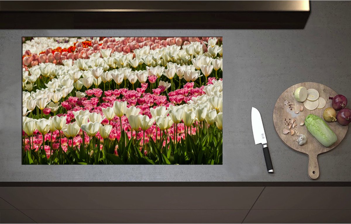 Inductieplaat Beschermer - Bloeiend Bloemenveld van Verschillende Kleuren Bloemen in de Lente - 85x55 cm - 2 mm Dik - Inductie Beschermer - Bescherming Inductiekookplaat - Kookplaat Beschermer van Wit Vinyl