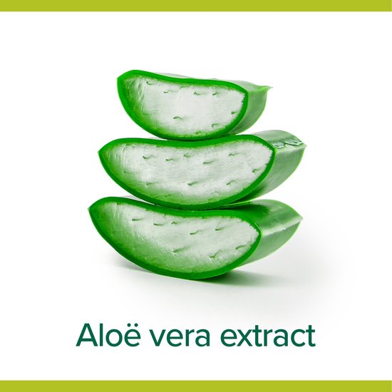 Stapel van drie dikke, groene plakjes aloë vera. Tekst: 'Aloë vera extract'.