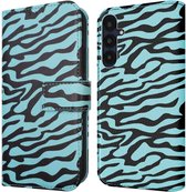 iMoshion Hoesje Geschikt voor Samsung Galaxy A55 Hoesje Met Pasjeshouder - iMoshion Design Bookcase smartphone - Meerkleurig / Black Blue Stripes