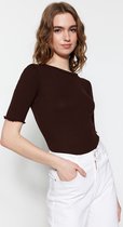 Chemisier ajusté et moulant en maille souple à col rond par Trendyol Saks Twoss23Bz00025