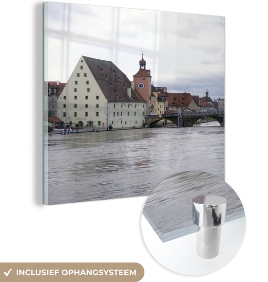 MuchoWow® Glasschilderij 90x90 cm - Schilderij acrylglas - De Donau stroomt door het historische centrum van Regensburg - Foto op glas - Schilderijen