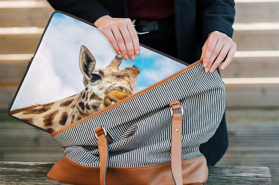 Housse ordinateur 15 pouces 38x29 cm - Funny animals - Housse Macbook & Laptop Une drôle de girafe sort la langue - Housse ordinateur portable avec photo