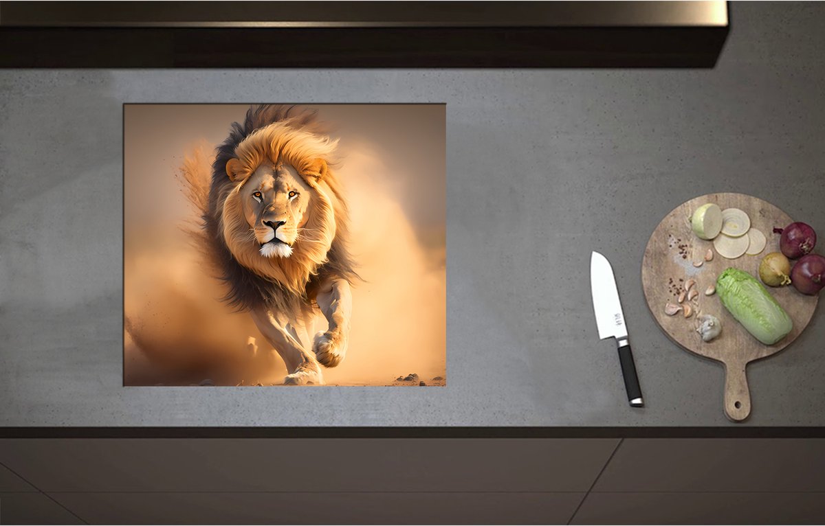 Inductieplaat Beschermer - Aanstormende Mannetjes Leeuw door het Afrikaanse Landschap - 59x52 cm - 2 mm Dik - Inductie Beschermer - Bescherming Inductiekookplaat - Kookplaat Beschermer van Wit Vinyl