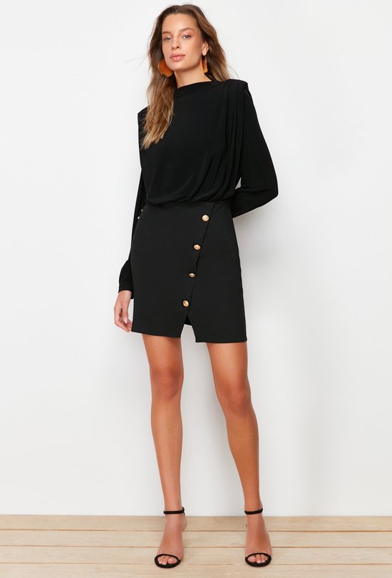 Trendyol Khaki Effen Gewatteerde Mini Geweven Jurk Twoaw24El00483