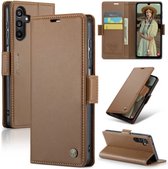 CaseMe - Hoesje geschikt voor Samsung Galaxy S24 - Retro Wallet Book Case - Met Magnetische Sluiting - Bruin