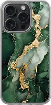 Hoesje geschikt voor iPhone 15 Pro - Marmer groen goud - 2in1 backcover - Marmer - Groen - Leuke Telefoonhoesjes