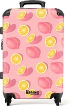 Bol.com NoBoringSuitcases.com® - Koffer groot - Rolkoffer lichtgewicht - Patroon van roze en gele citroenen - Reiskoffer met 4 w... aanbieding