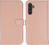 Selencia Hoesje Geschikt voor Samsung Galaxy A34 (5G) Hoesje Met Pasjeshouder - Selencia Echt Lederen Bookcase - roze