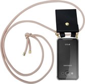 Cadorabo Hoesje geschikt voor Samsung Galaxy J3 2016 in PEARLY ROSE GOUD - Silicone Mobiele telefoon ketting beschermhoes met gouden ringen, koordriem en afneembare etui
