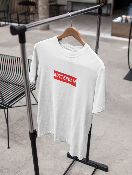 Shirt - Rotterdam Supreme - Wurban Wear | Grappig shirt | Rotterdam | Unisex tshirt | Voetbal | Feyenoord | Wit