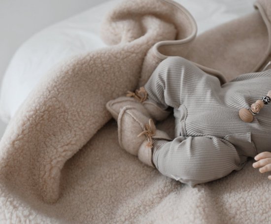 WOLLIES Amsterdam Ledikant Deken - Amandel - Merino Wol - 95 x 135 cm